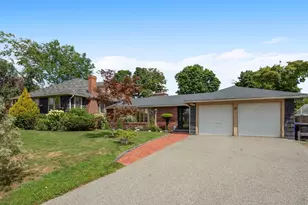 92 Narragansett Rd, Quincy, MA 02169 - Photo 1