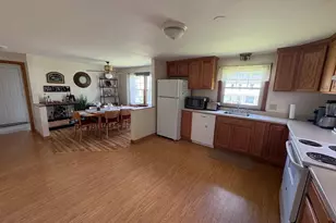 231 River Dr, Hadley, MA 01035 - Photo 7