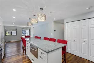 100 Ledgewood Dr, Stoneham, MA 02180 - Photo 5