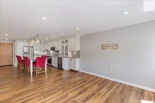 100 Ledgewood Dr, Stoneham, MA 02180 - Photo 9
