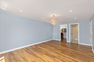 100 Ledgewood Dr, Stoneham, MA 02180 - Photo 15