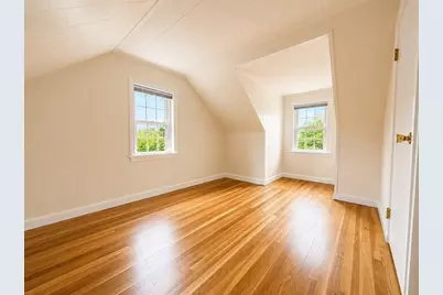 106 Russell Rd, Newton, MA 02465 - Photo 9