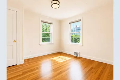 106 Russell Rd, Newton, MA 02465 - Photo 7