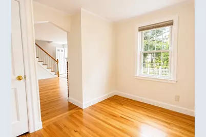 106 Russell Rd, Newton, MA 02465 - Photo 3
