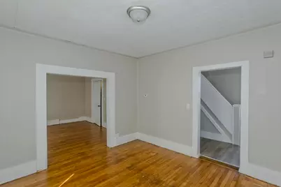 30 Hawthorne St, Springfield, MA 01105 - Photo 9