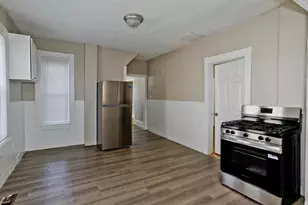 30 Hawthorne St, Springfield, MA 01105 - Photo 3