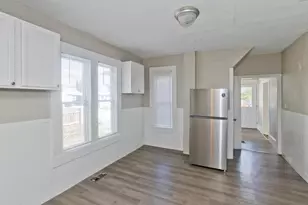 30 Hawthorne St, Springfield, MA 01105 - Photo 5