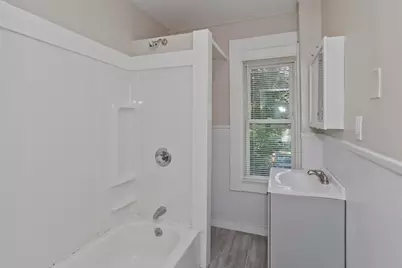 30 Hawthorne St, Springfield, MA 01105 - Photo 11