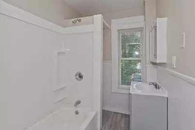 30 Hawthorne St, Springfield, MA 01105 - Photo 11