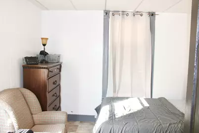 10 Hollywood St, Worcester, MA 01610 - Photo 9