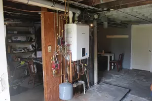 10 Hollywood St, Worcester, MA 01610 - Photo 23