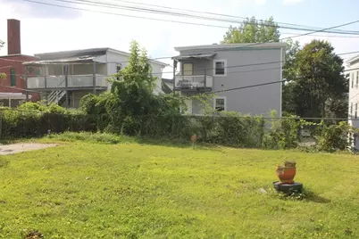 10 Hollywood St, Worcester, MA 01610 - Photo 27