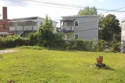 10 Hollywood St, Worcester, MA 01610 - Photo 27