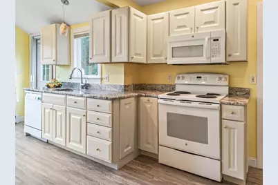 18 Crown St, Spencer, MA 01562 - Photo 9