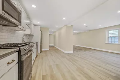 6 Dale St #6, Franklin, MA 02038 - Photo 3