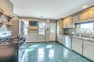 23 Henry St, Saugus, MA 01906 - Photo 9