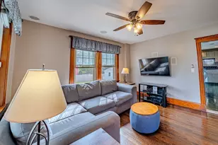 23 Henry St, Saugus, MA 01906 - Photo 5