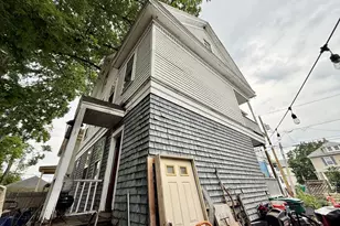 47 Florence Ave, Lowell, MA 01851 - Photo 7