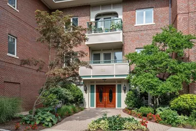630 Hammond St #104, Brookline, MA 02467 - Photo 3