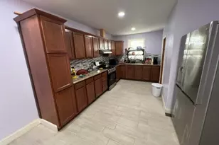 49 Liberty St, Lowell, MA 01851 - Photo 13