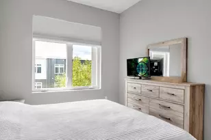 60 Cross St E, Somerville, MA 02145 - Photo 29