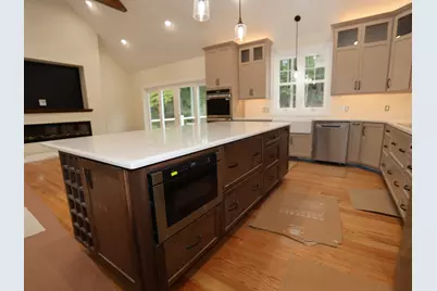 558 Haynes St., Sturbridge, MA 01566 - Photo 5