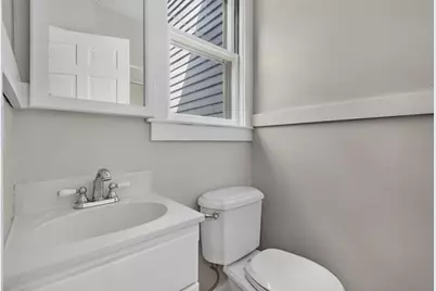 22 Berkeley St #B, Reading, MA 01867 - Photo 9