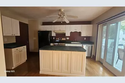 6-8 Gibbons Av. #8, Milford, MA 01757 - Photo 11
