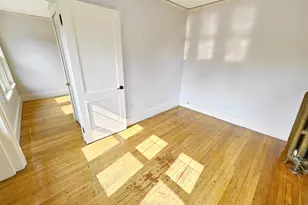19 Rowe St, Newton, MA 02466 - Photo 5