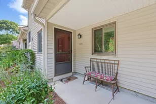 129 Highwood Dr, Franklin, MA 02038 - Photo 3