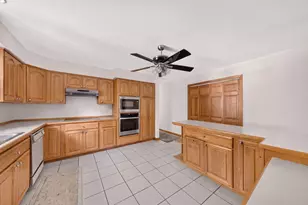 32 Slades Farm Ln, Dartmouth, MA 02748 - Photo 11
