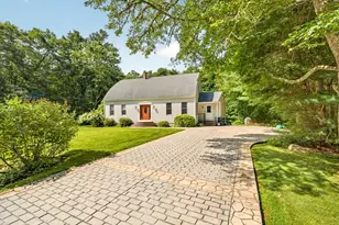 32 Slades Farm Ln, Dartmouth, MA 02748 - Photo 3