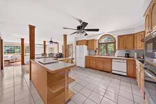 32 Slades Farm Ln, Dartmouth, MA 02748 - Photo 9