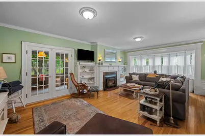 25 Kenwood Ave, Worcester, MA 01605 - Photo 13