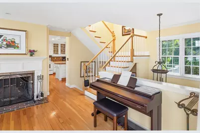 2 Stone Ter, Marblehead, MA 01945 - Photo 5