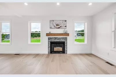 32 Balsam Hill Rd, Ludlow, MA 01056 - Photo 9