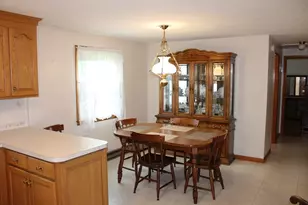 13 Narragansett Blvd, Chicopee, MA 01013 - Photo 3