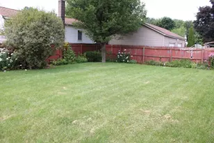 13 Narragansett Blvd, Chicopee, MA 01013 - Photo 11