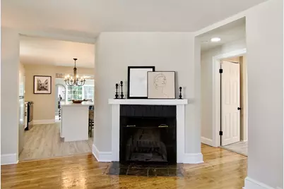 137 Cloran St, Springfield, MA 01109 - Photo 5
