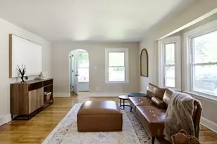 137 Cloran St, Springfield, MA 01109 - Photo 9