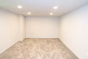 137 Cloran St, Springfield, MA 01109 - Photo 33