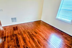 14 Dexter St, Worcester, MA 01607 - Photo 5