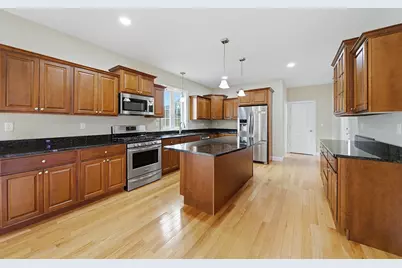52 Regency Dr, Dracut, MA 01826 - Photo 9