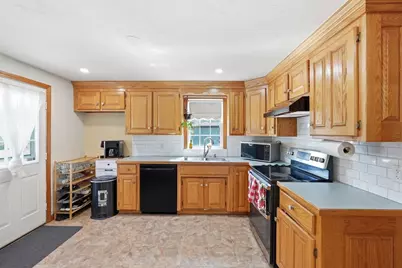 305 Mount Vernon St, Fitchburg, MA 01420 - Photo 7