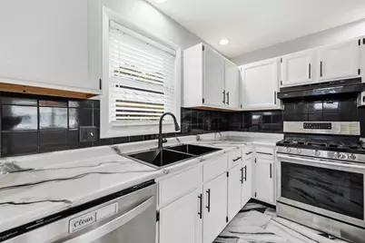 5 Timber Ln, Holyoke, MA 01040 - Photo 1
