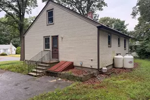 16 Assonet Blvd, Freetown, MA 02702 - Photo 5