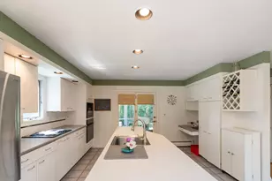 39 Stuart Rd, Rochester, MA 02770 - Photo 5