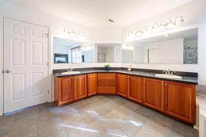 300 Crownshield Avenue, Uxbridge, MA 01569 - Photo 17
