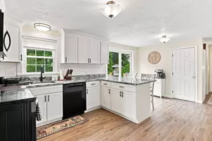 17 Dartmouth Dr, Milford, MA 01757 - Photo 7