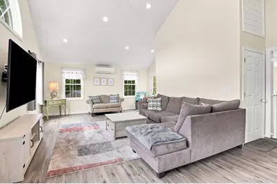 17 Dartmouth Drive, Milford, MA 01757 - Photo 5